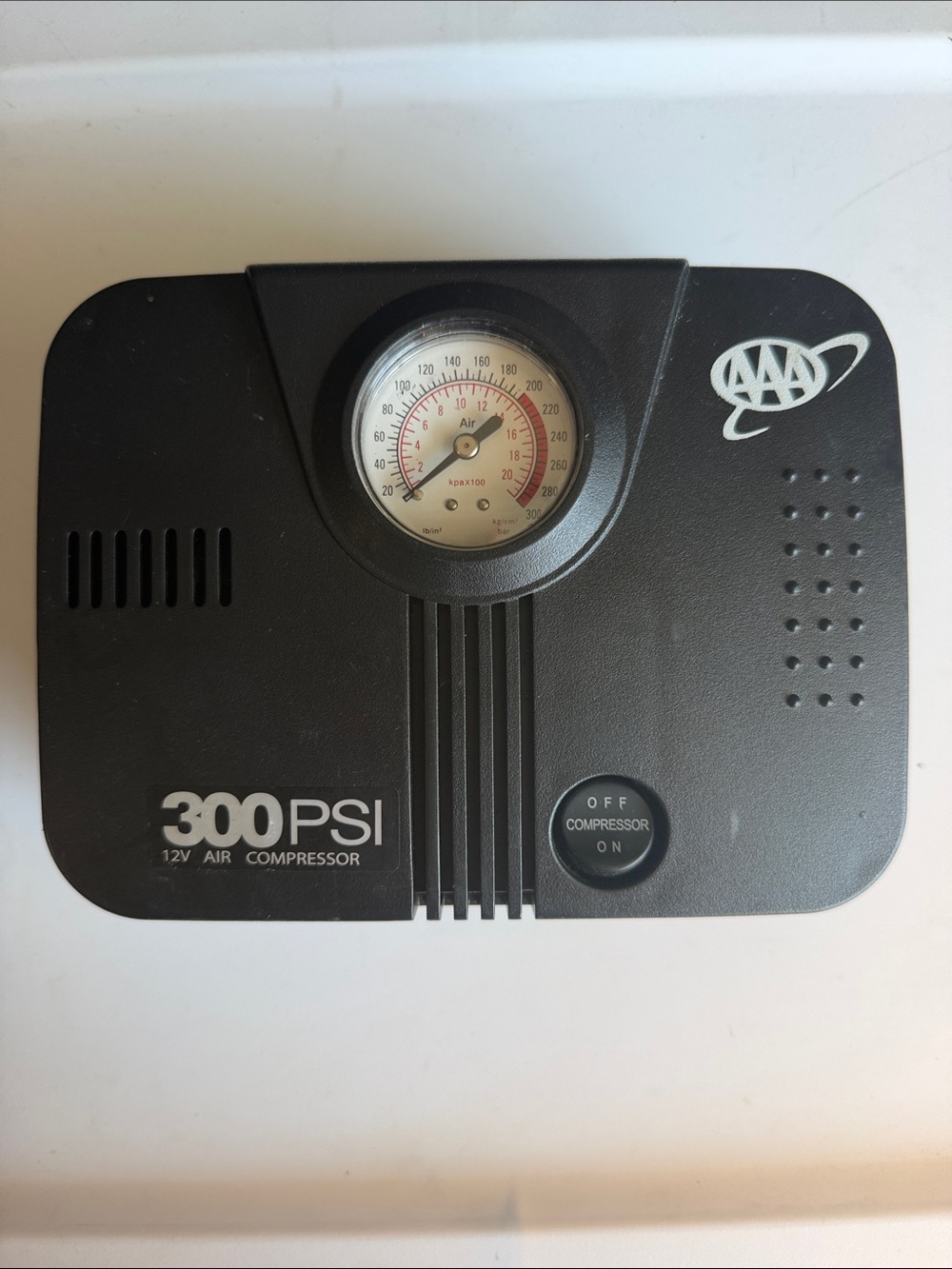 300 PSI 12V Portable Air Compressor - Black